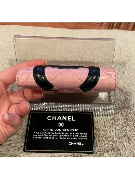 Chanel Cambon Pink Quilted Calfskin
Leather with Black Large CC Bi-fold Wallet - Picture 9 of 13